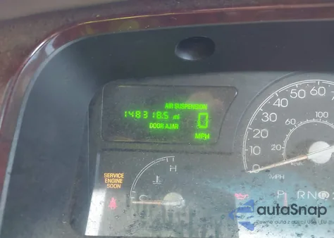 2005 Lincoln Town Car Signature из США, поврежденный, VIN 1LNHM81W05Y643994